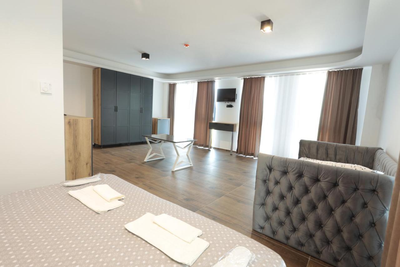 טטובו Hotel Ema מראה חיצוני תמונה
