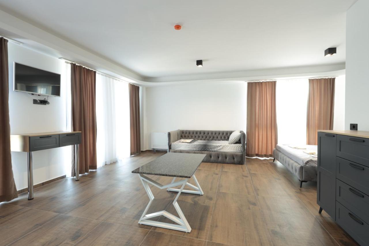 טטובו Hotel Ema מראה חיצוני תמונה